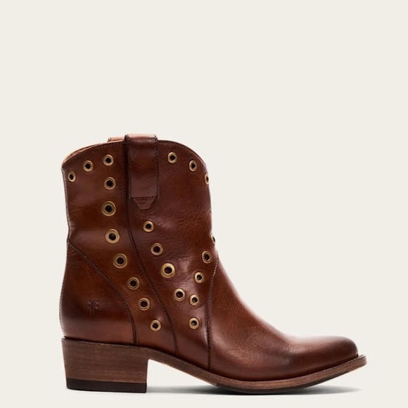 Frye Diana Grommet Cognac Leather Studded Short Moto Pull On Western Ankle Boots - Picture 2 of 16